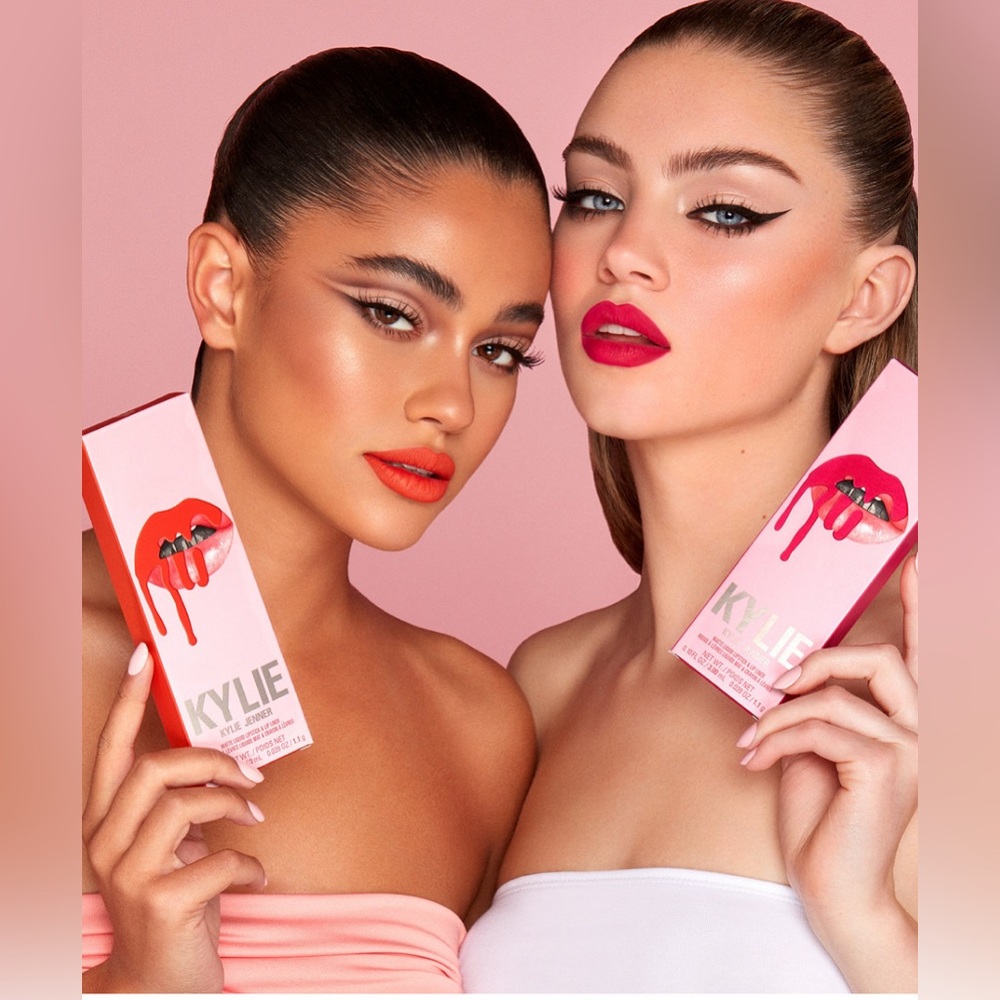 KYLIE Cosmetics NWBX Lip Kit - Vibrant 
POSIE K VELVET